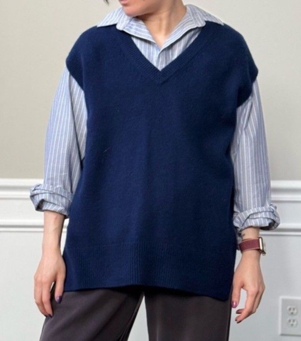 Naked Cashmere Women’s  Navy Blue 100% Cashmere V Neck Sweater Vest Size M
